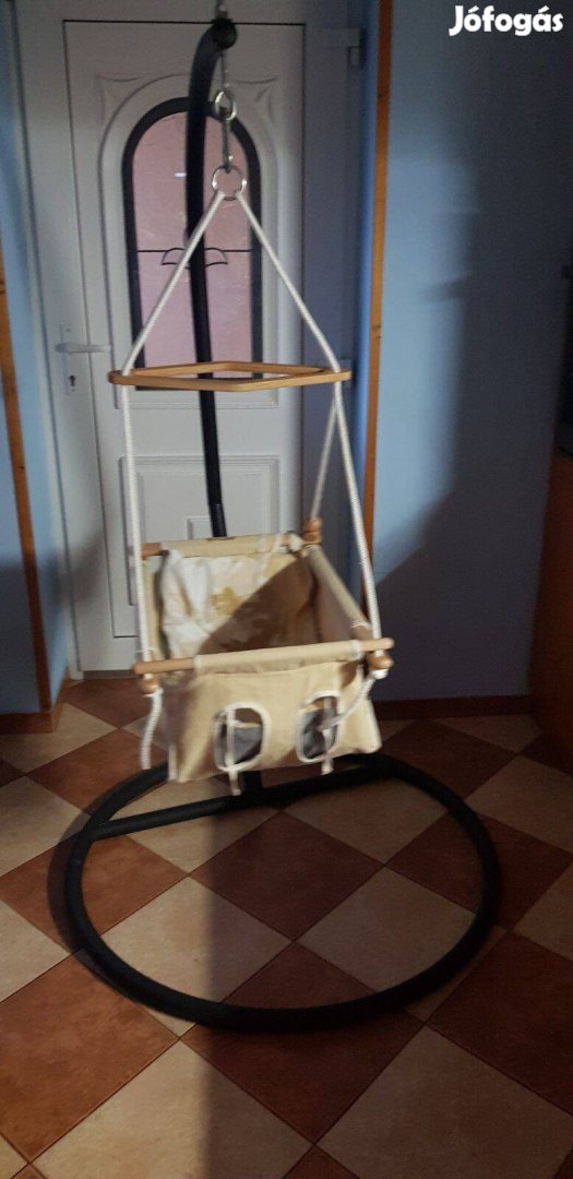 Adamo hinta állvánnyal
