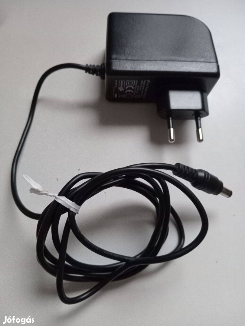 Adapter, trafó telefonhoz, laptophoz hibálan , új