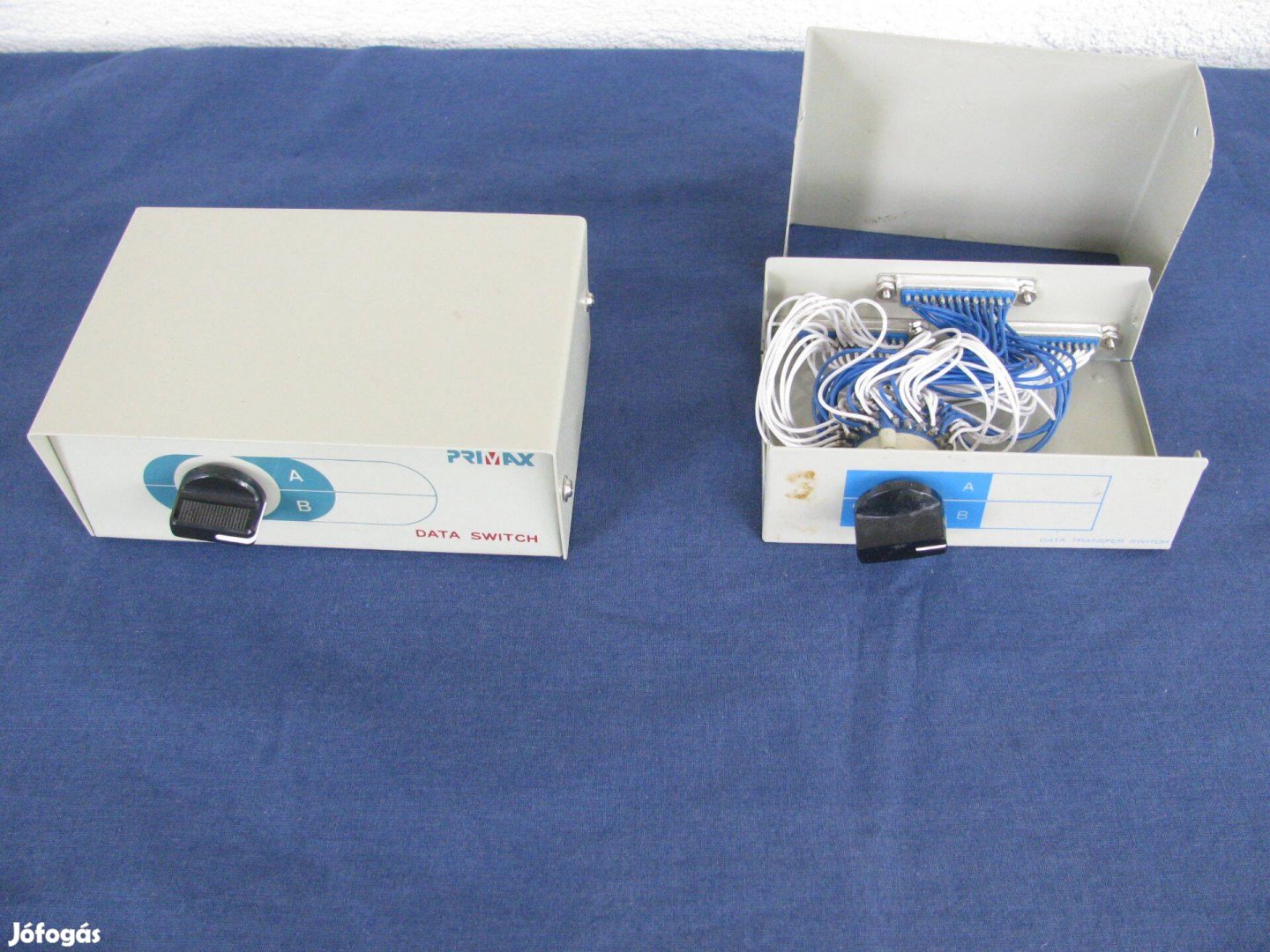 Adatkapcsoló, műszer doboz árban, alkatrésznek, 2db van