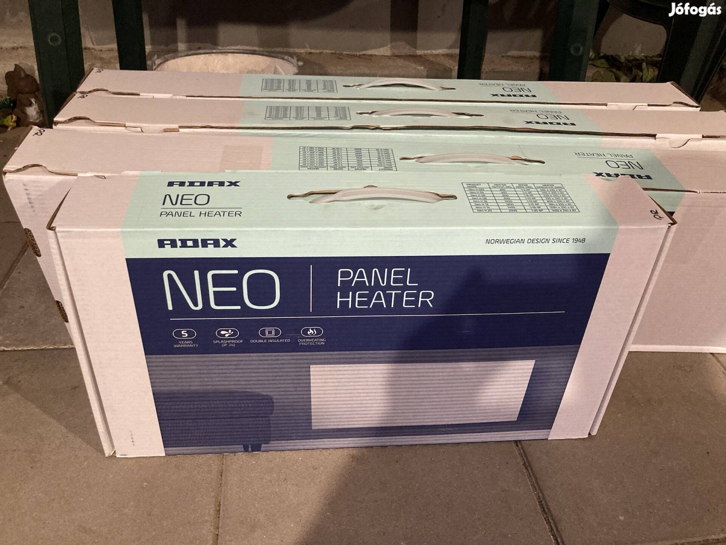 Adax NEO Elektromos fűtő panel 600 W