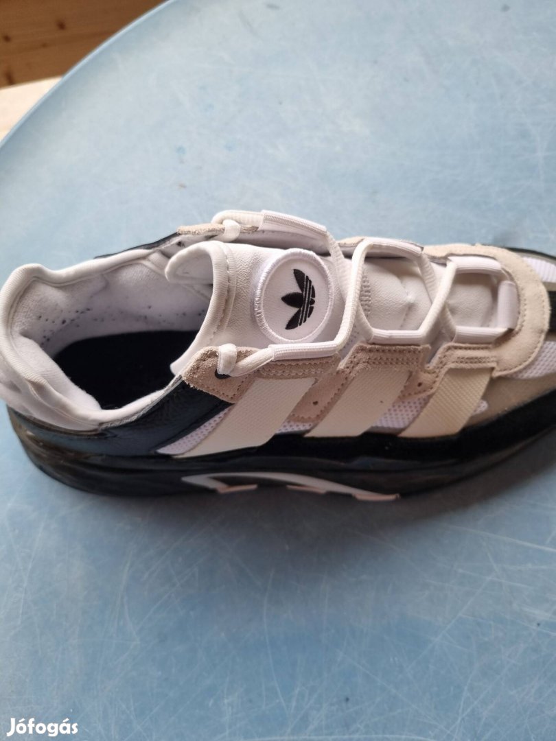 Adidas44-es egyszer használt