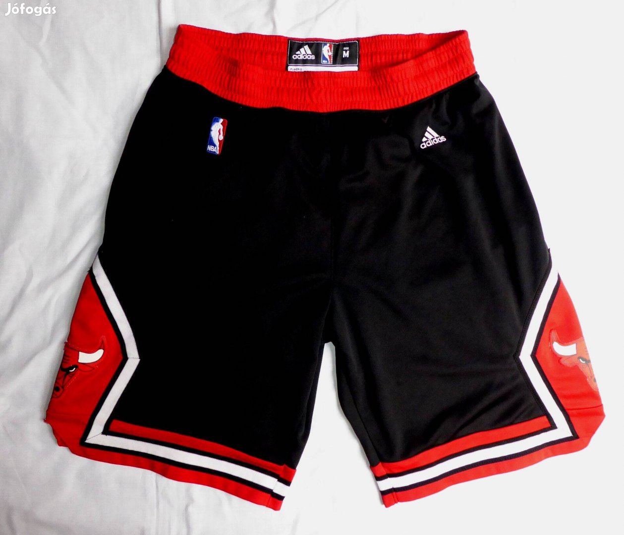 Adidas 2012 -es Chicago Bulls M - L méretű kosárlabda nadrág