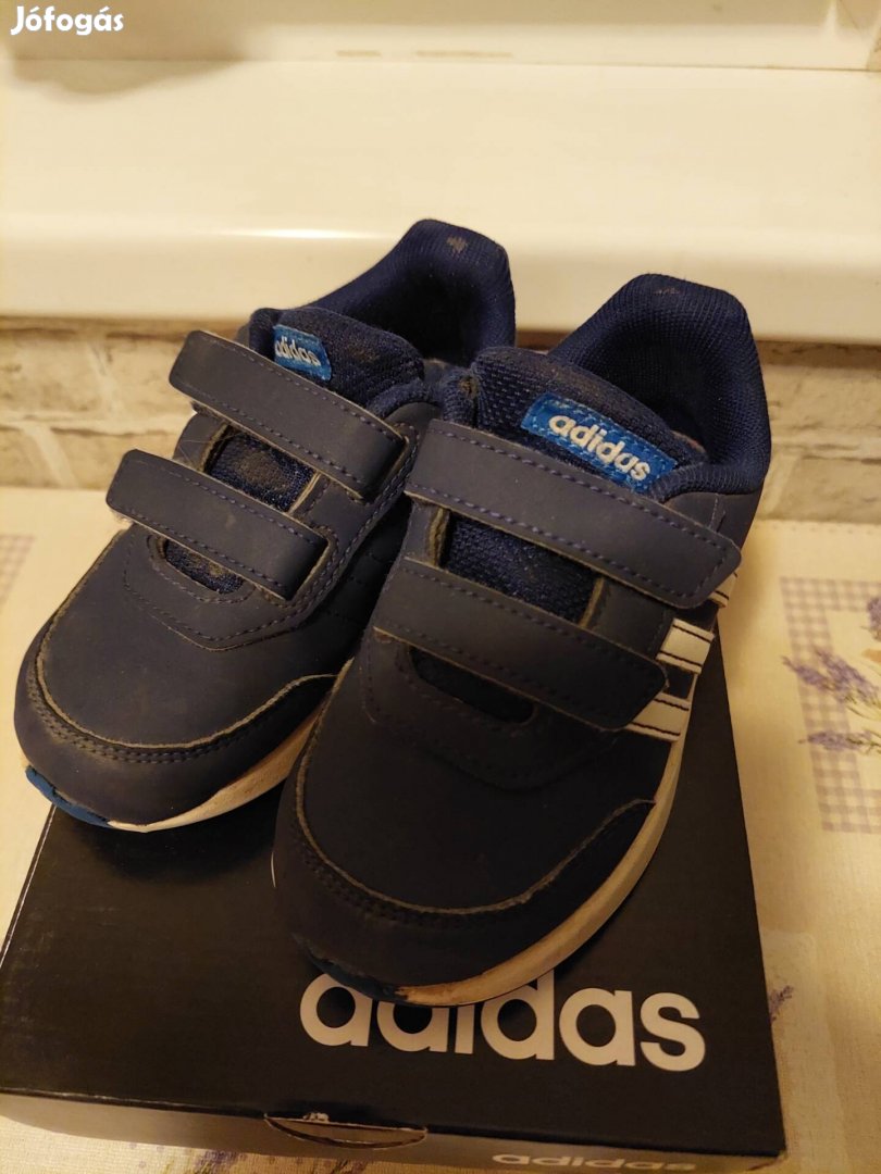 Adidas 26-os cipő eladó 