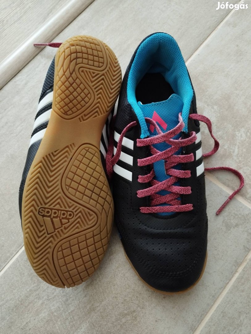 Adidas 34-es terem cipő fiú sport cipő 