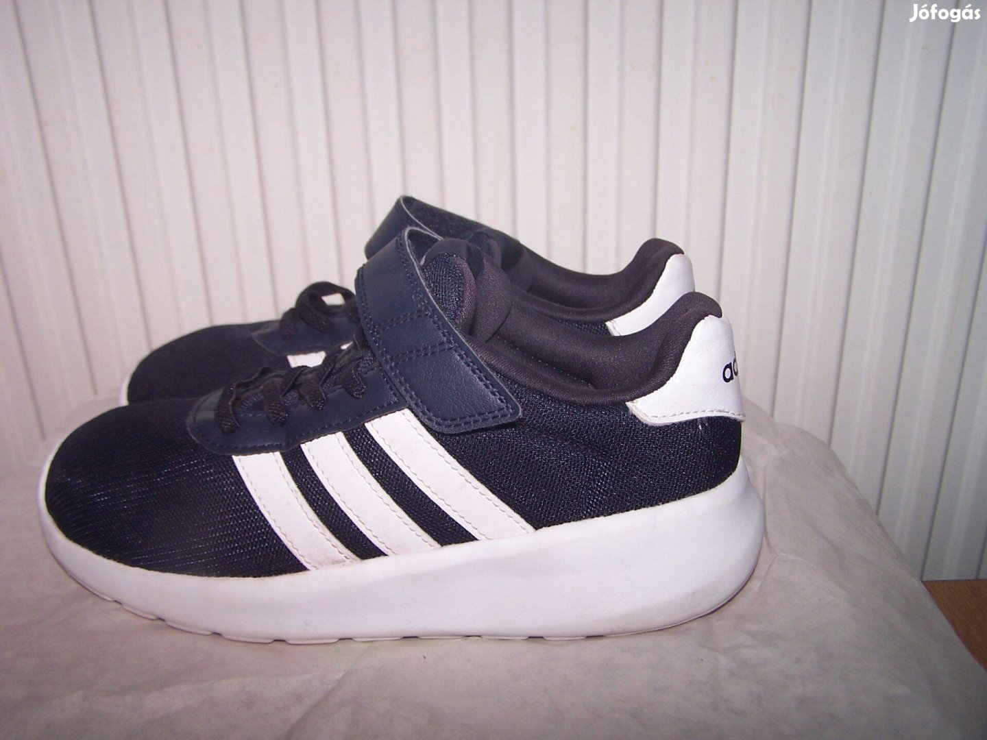 Adidas 35-ős cipő,