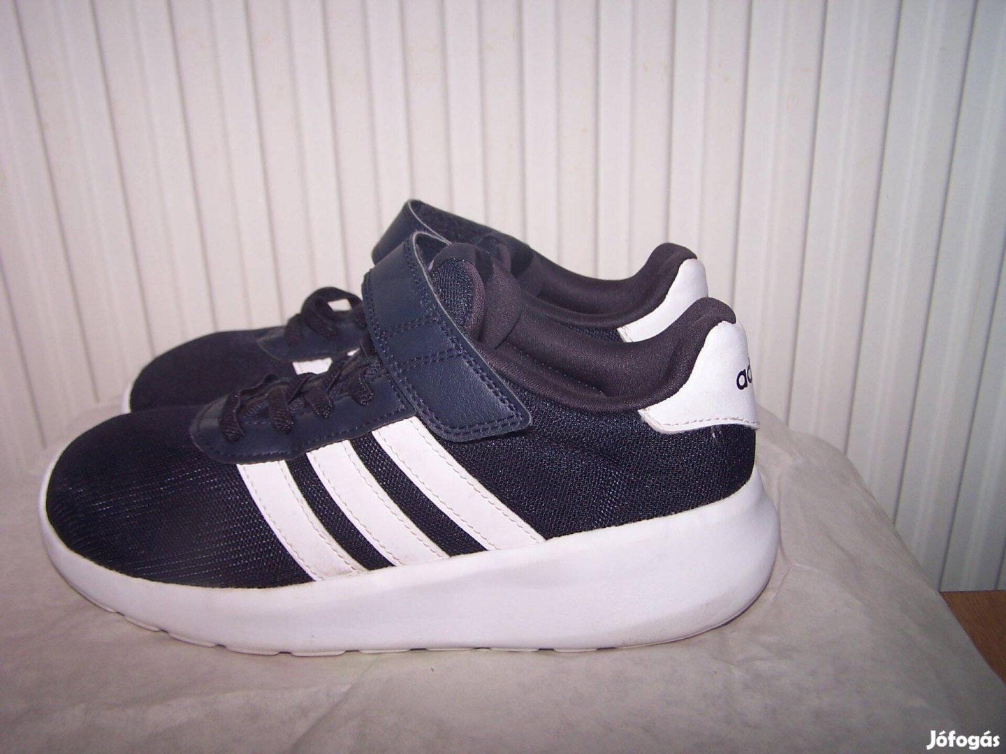 Adidas 35-ős cipő,