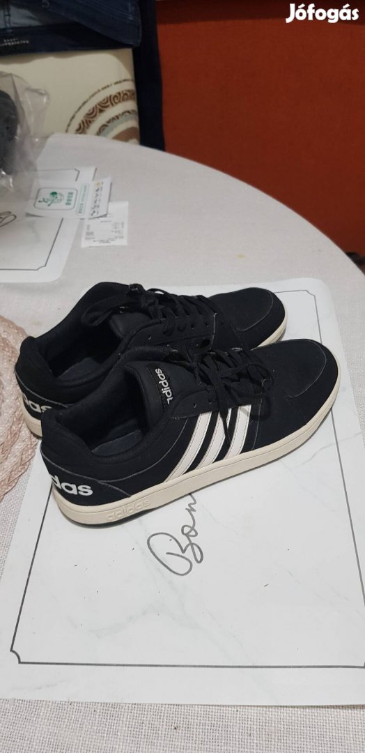 Adidas 40-Es Fekete Sneaker