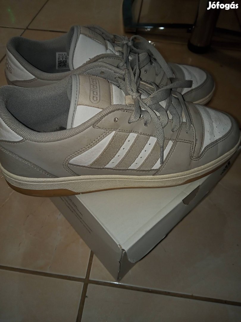 Adidas 42 cipő 