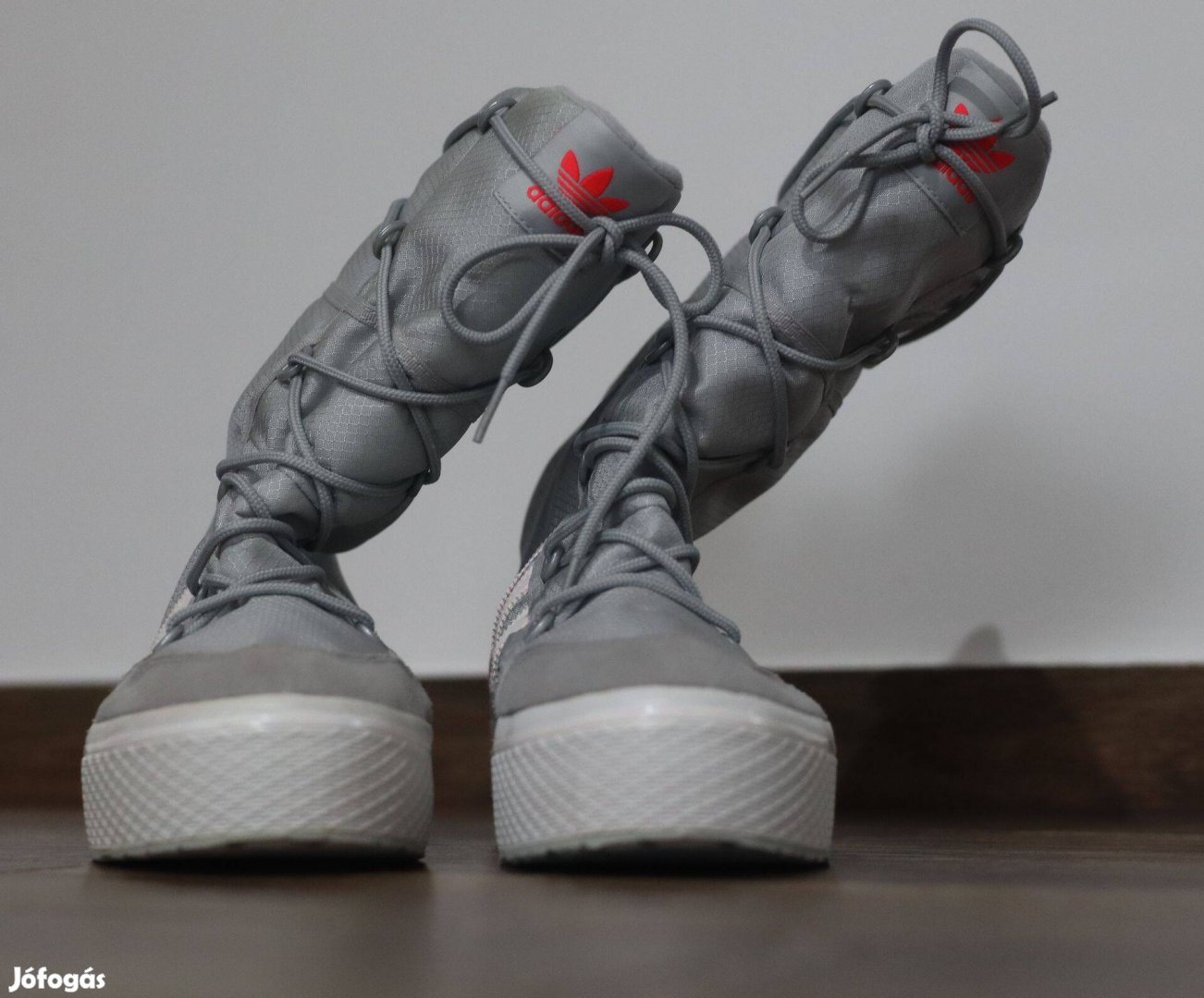 Adidas 42-es méretű hócipő bélelt magas szárú csizma új, szürke