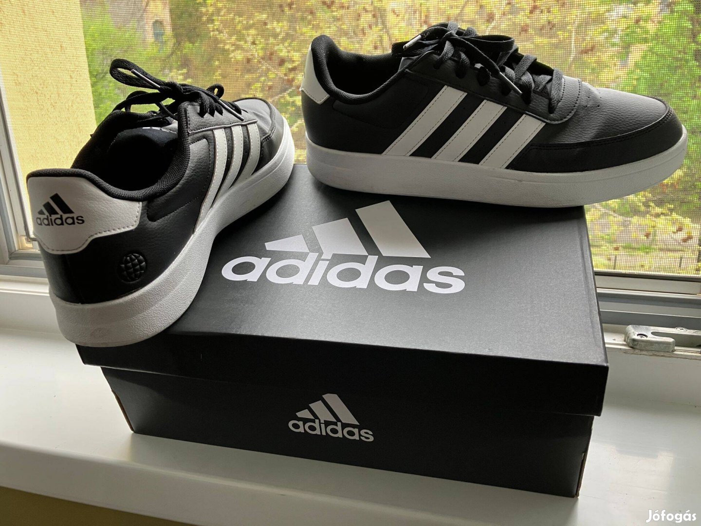 Adidas 44-es férfi fekete-fehér sportcipő