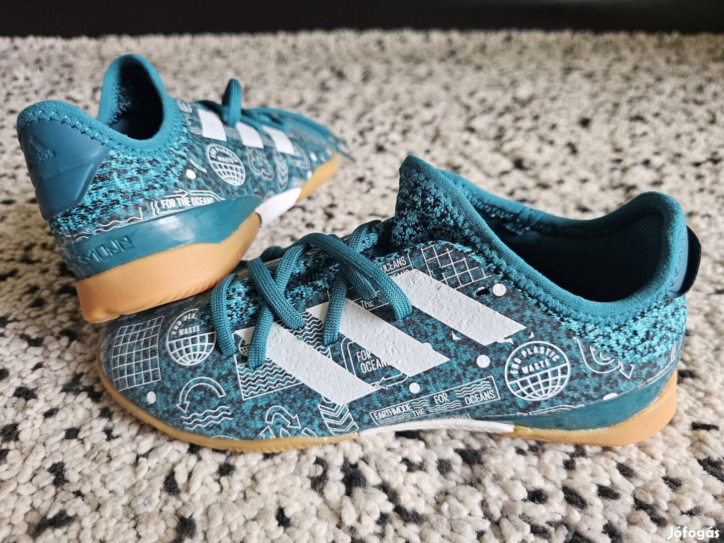 Adidas Gamemode Knit IC 33-as terem foci cipő.