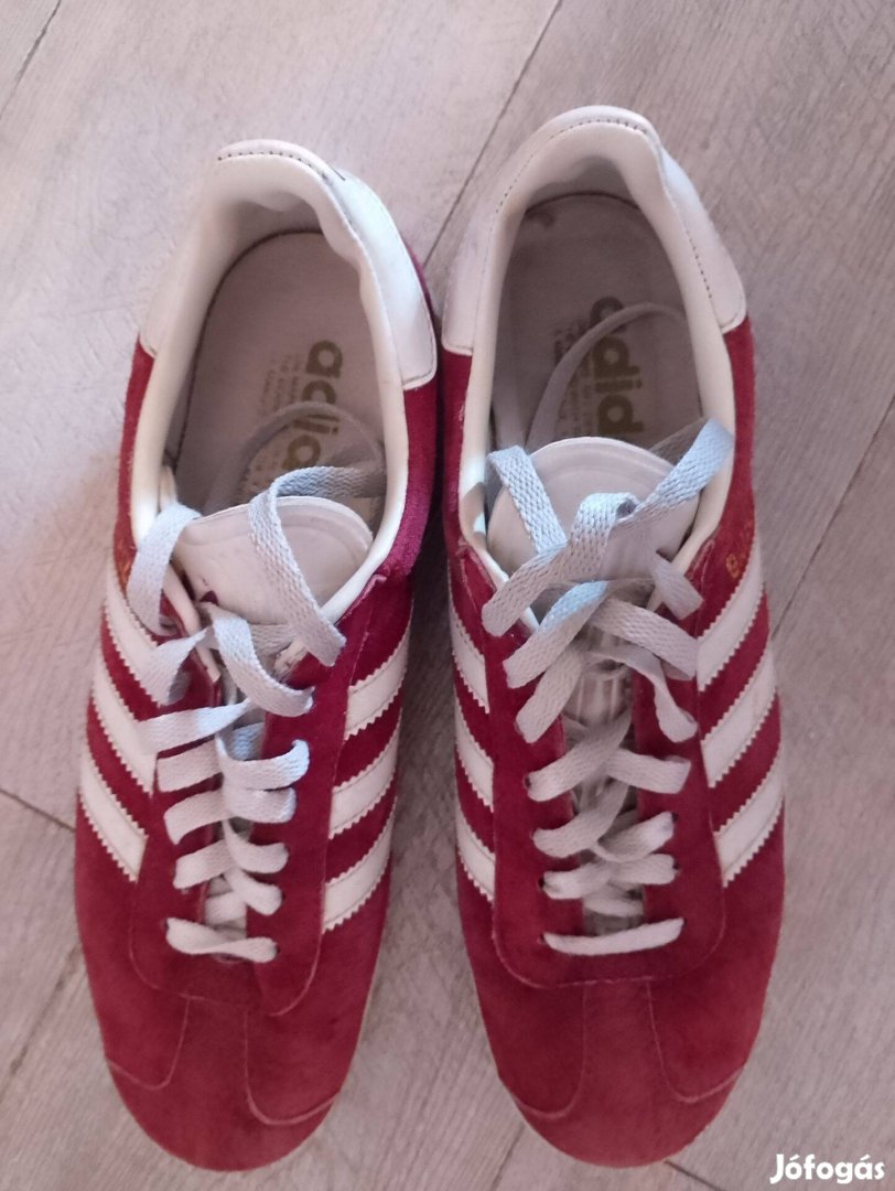 Adidas Gazelle 43. 1/3 méretű a képeken látható állapotban eladó