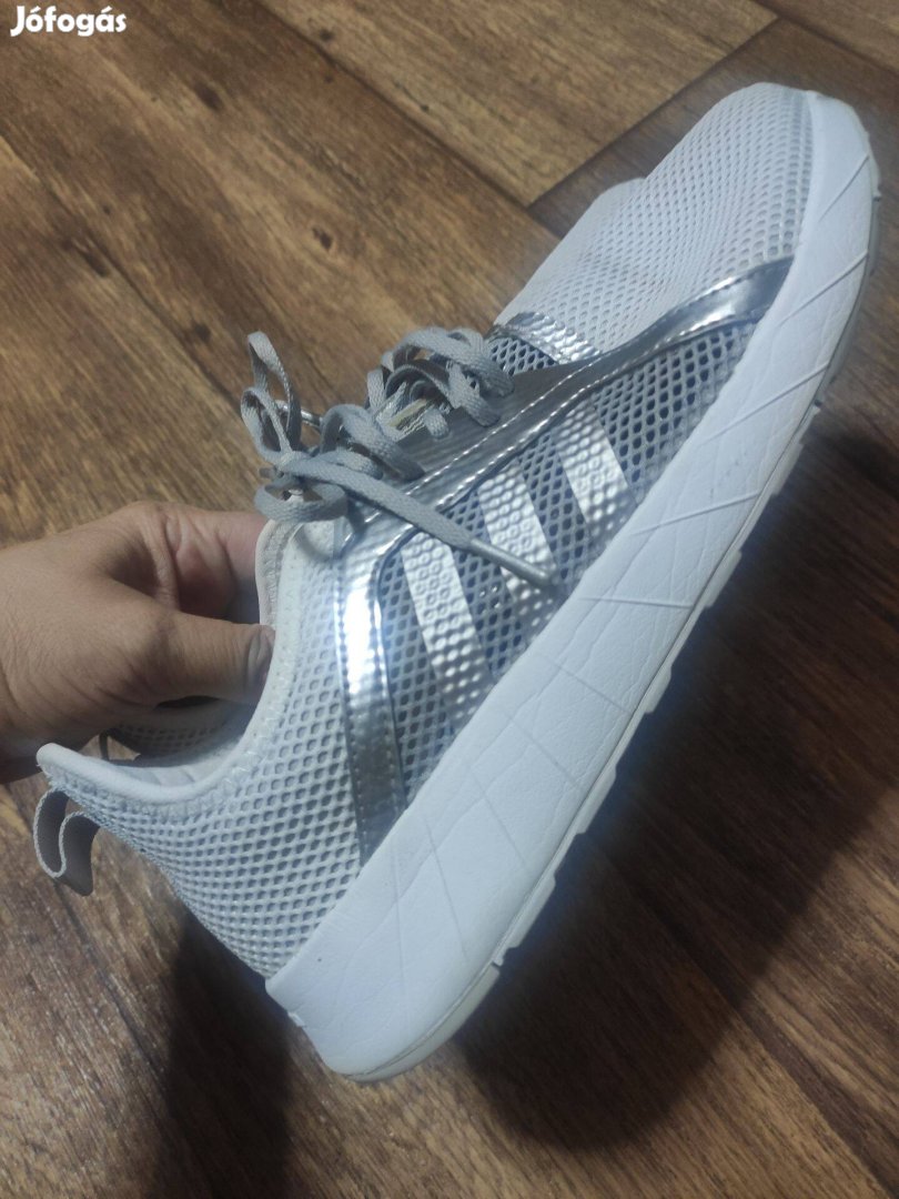 Adidas Khoe Run fehér/ezüst cipő - 39,5