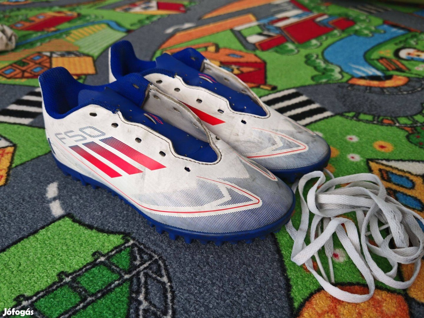 Adidas Műfüves focicipő 35ös méret