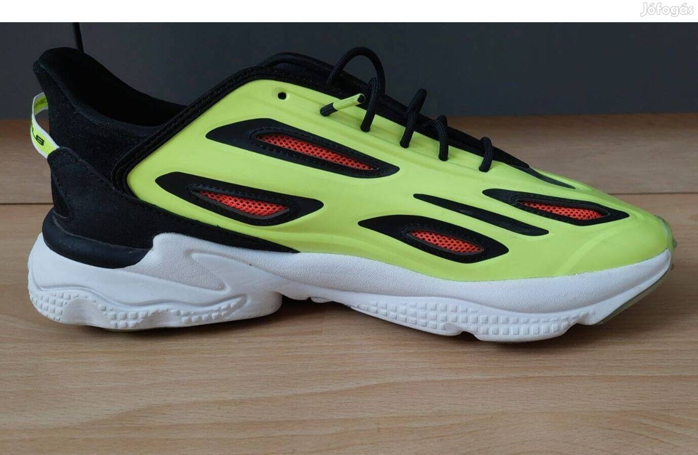 Adidas Ozweego Celox Solar sportcipő 44 2/3 méretben alig használt