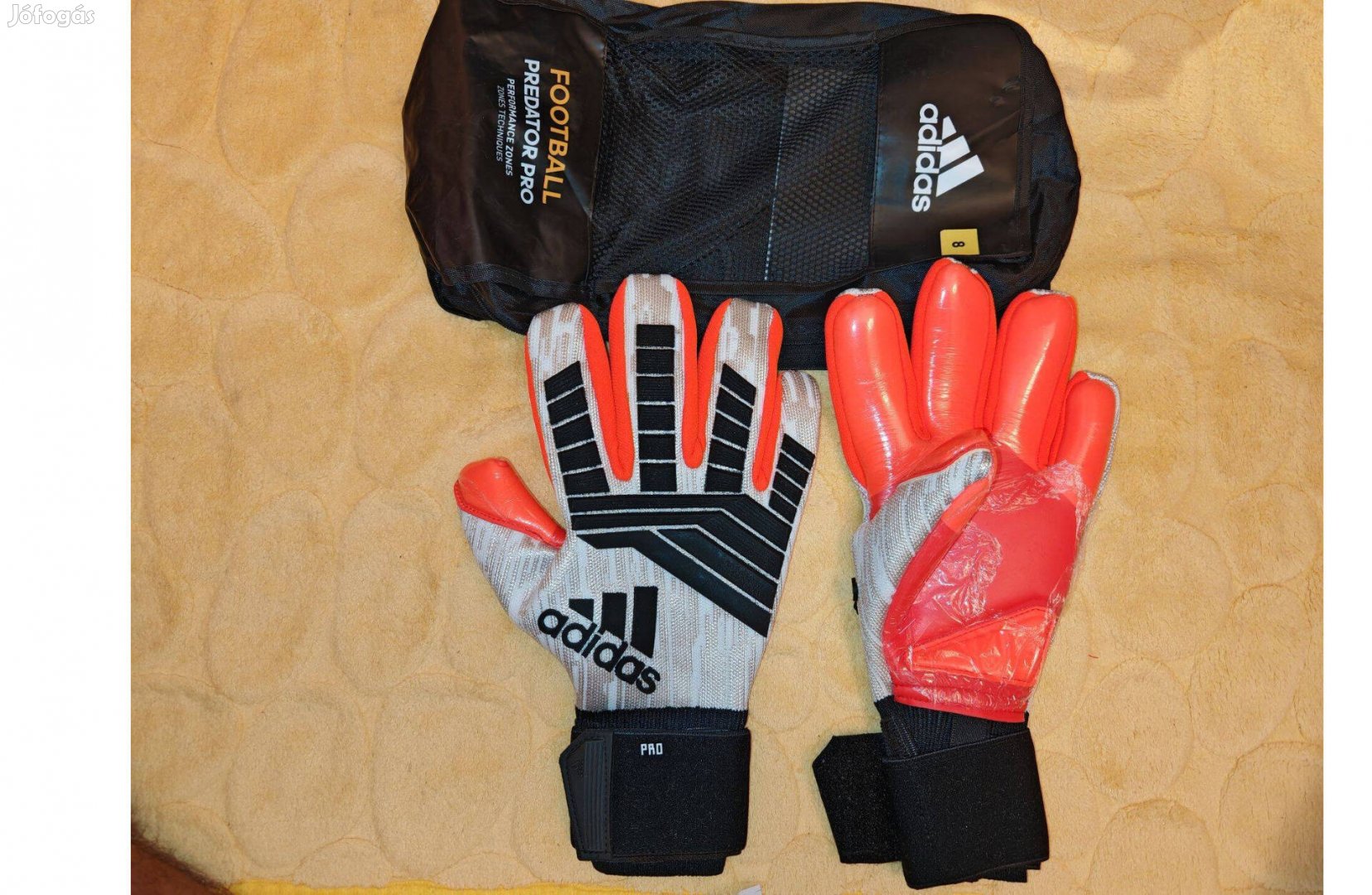 Adidas Predator Pro ezüst fekete piros kapuskesztyű