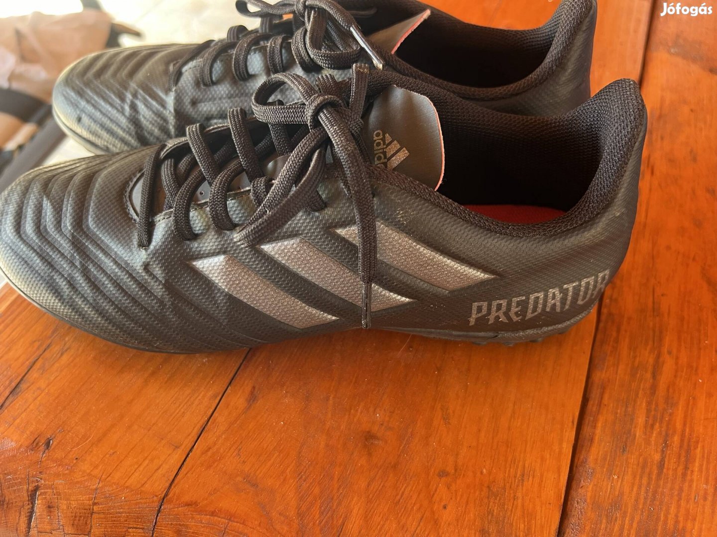 Adidas Predator műfüves 