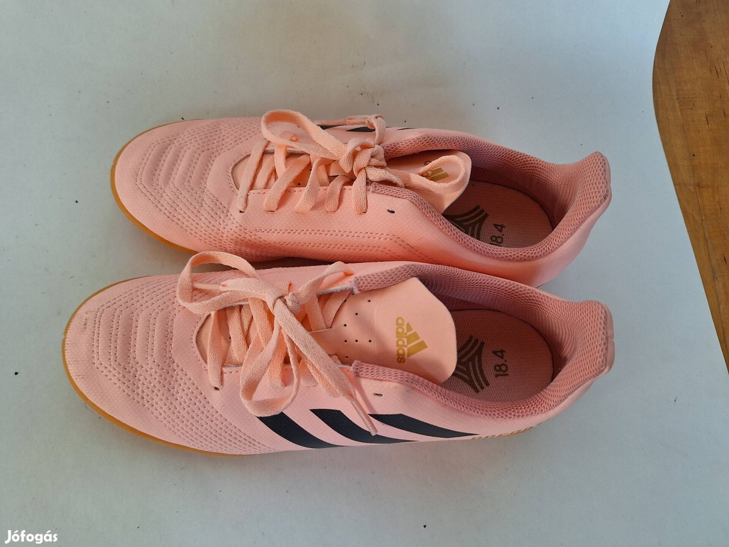 Adidas Predator női rózsaszín edzőcipő 37,5 méretben