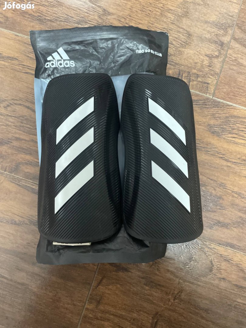 Adidas Sípcsont védő (S)