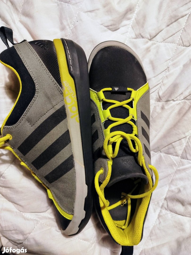 Adidas Slack Cruiser férfi 46-os túra cipő 