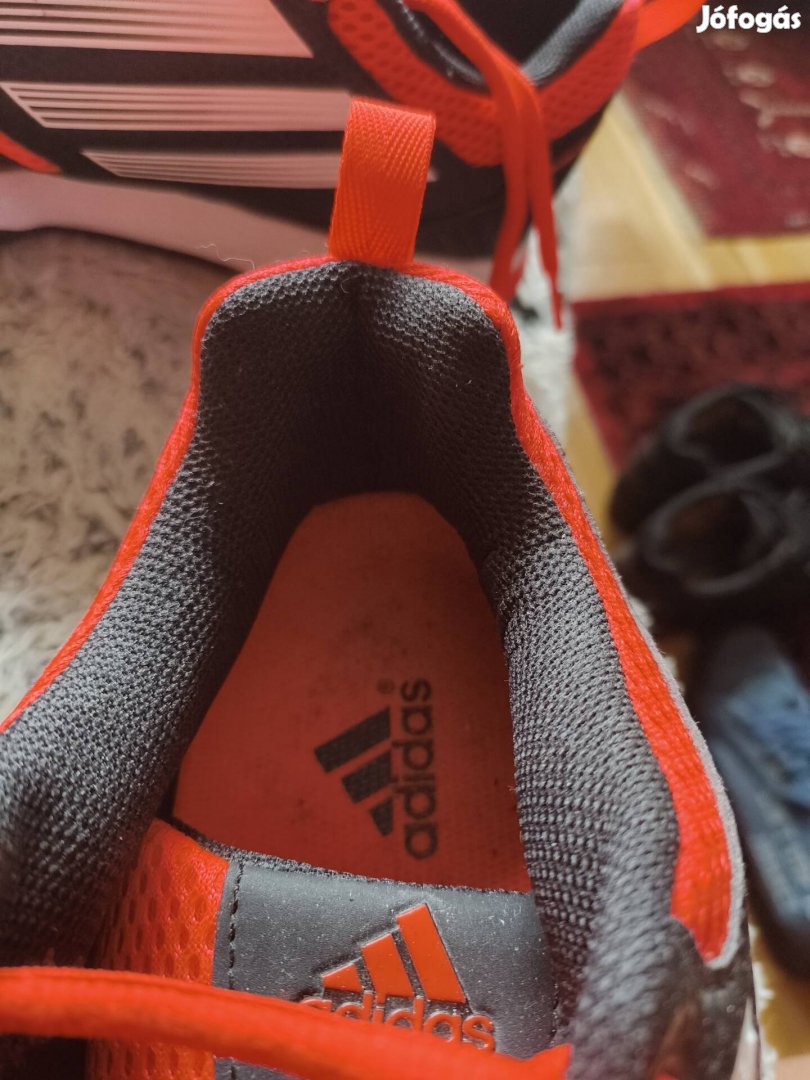 Adidas Sportcipő