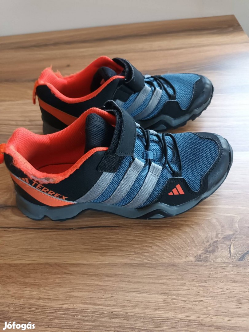 Adidas Terrex 35-ös fiú cipő tépőzáras