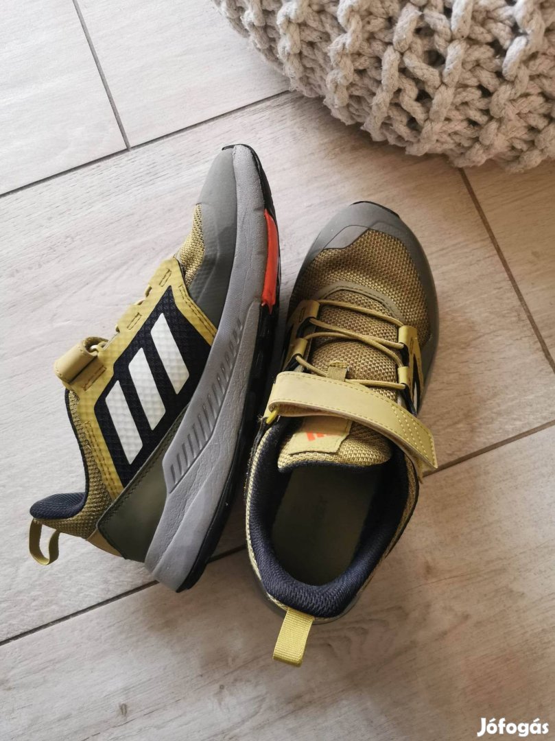 Adidas Terrex 38,5 sportcipő hibátlan