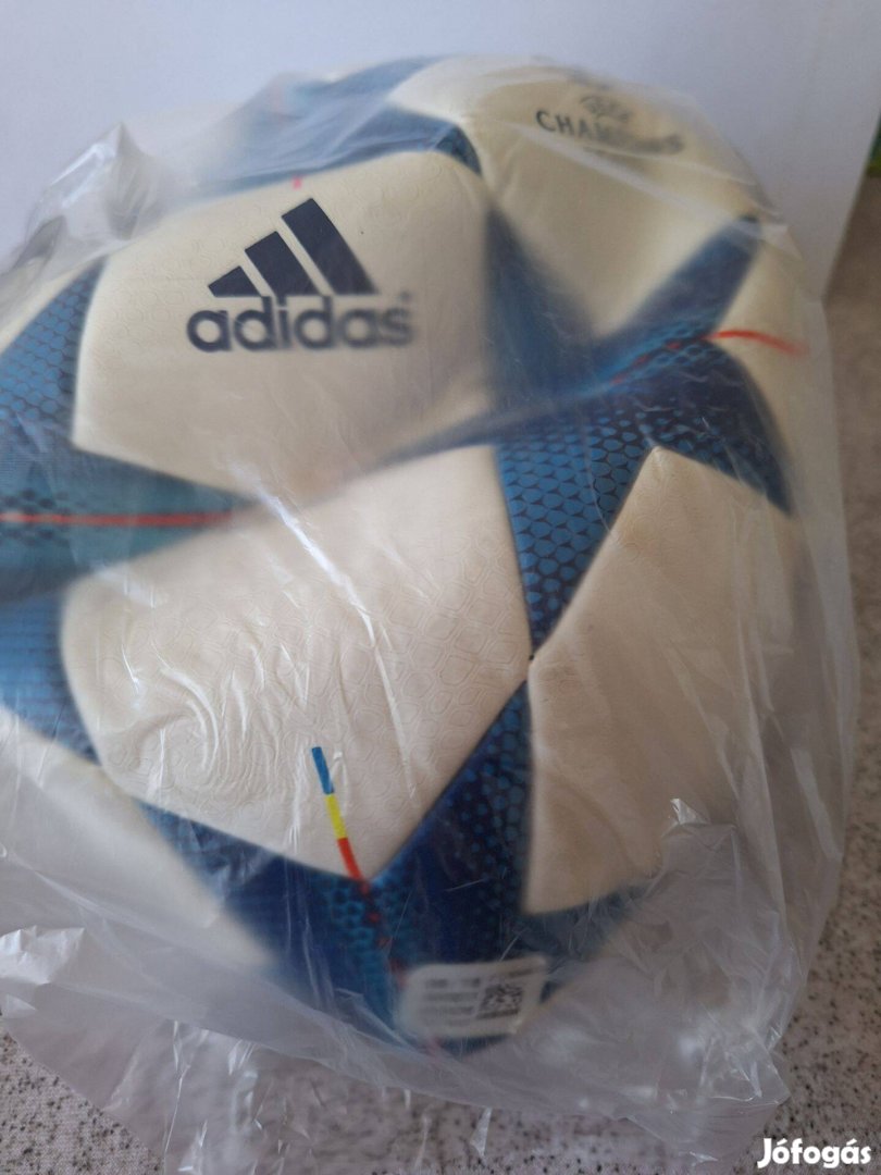 Adidas UEFA focilabda új