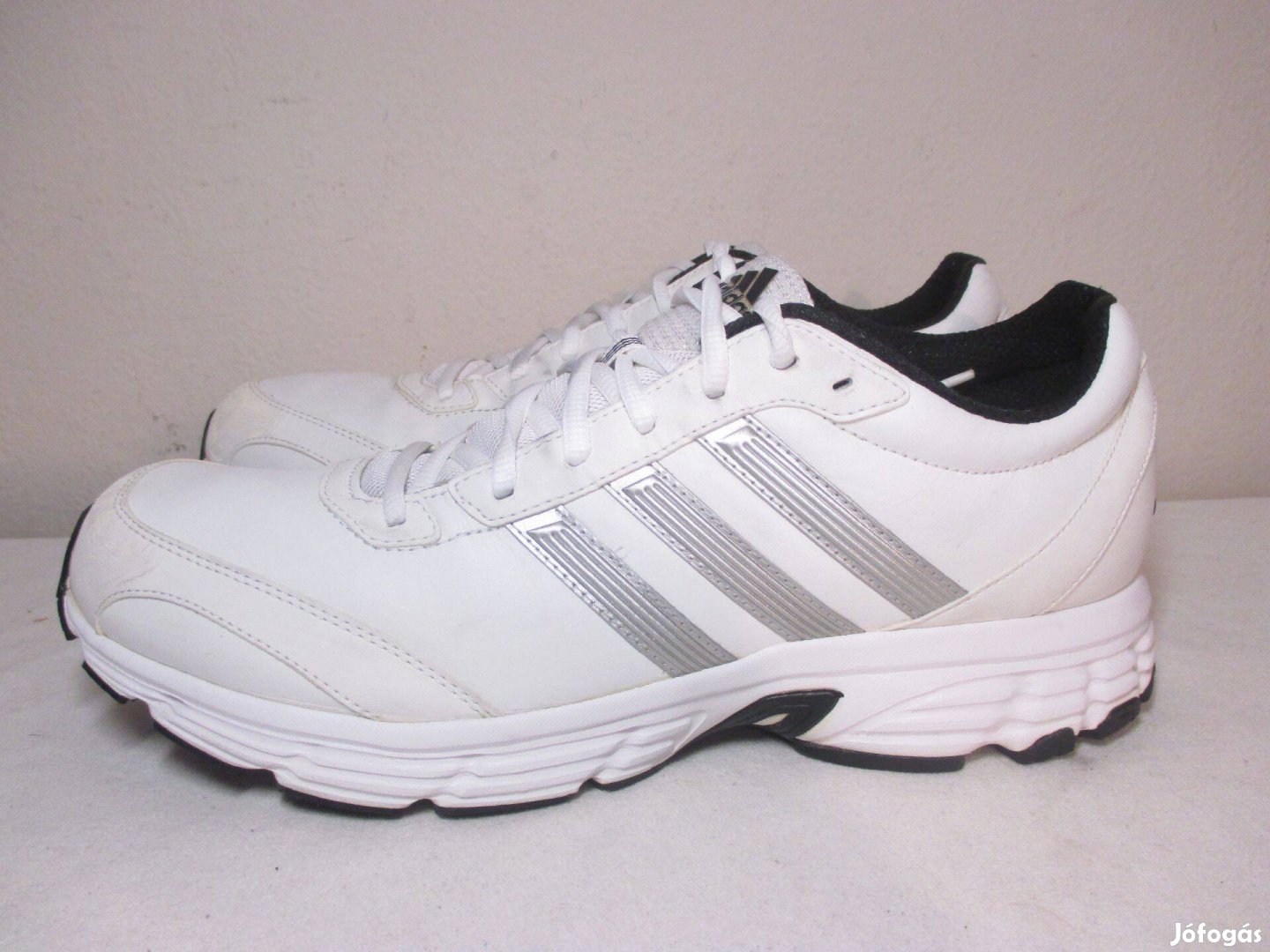 Adidas Vanquish 6 Lea férfi sportcipő 44 2/3-os