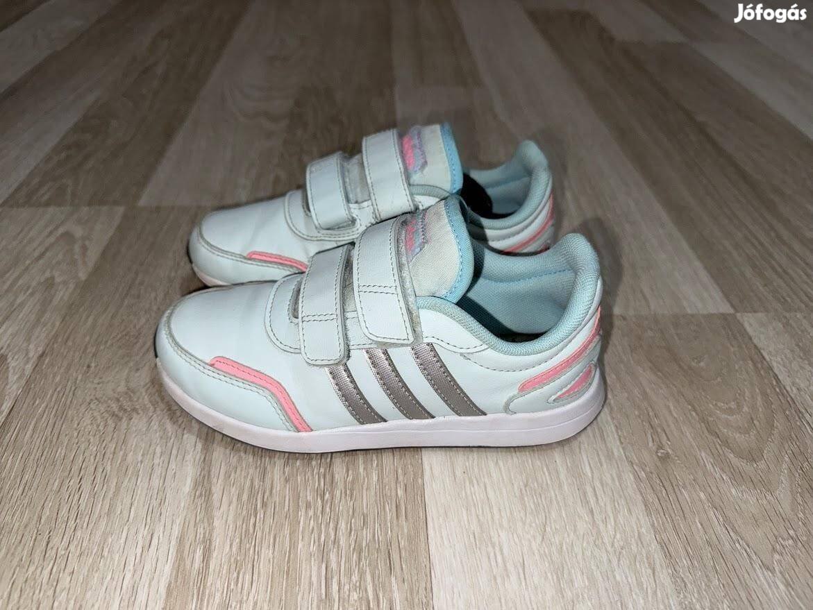 Adidas Vs Switch 3 Cf edzőcipő 31 -es