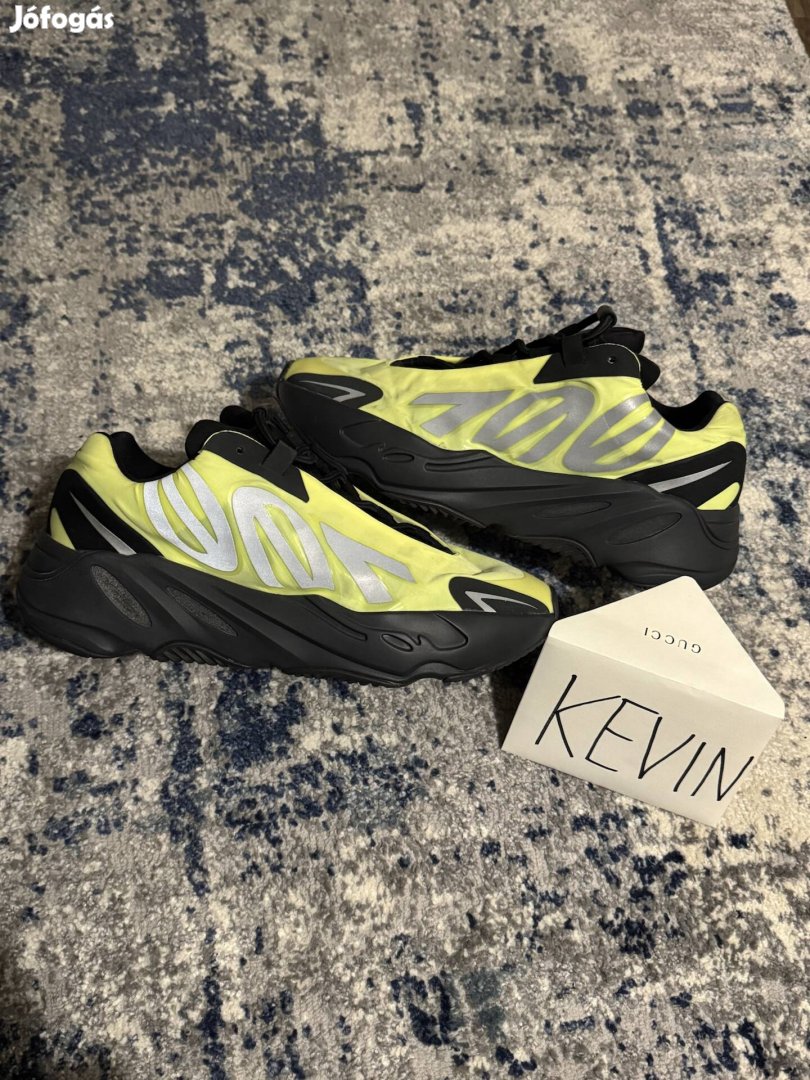 Adidas Yeezy 700 mnvn