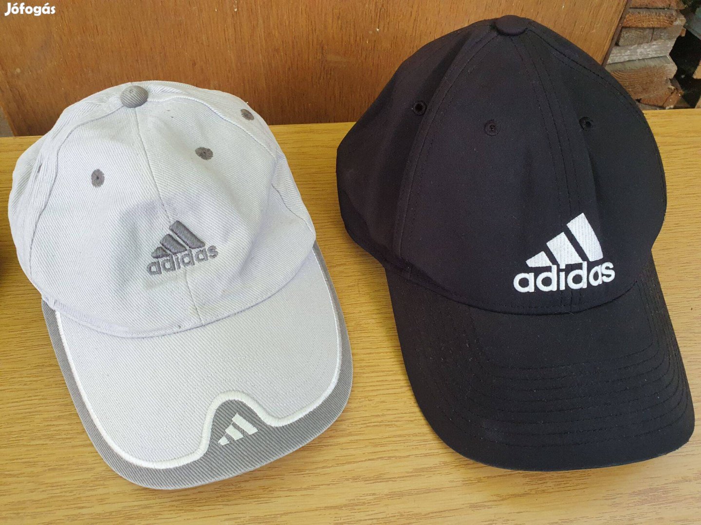 Adidas baseball sapkák - fekete, szürke +ajándék