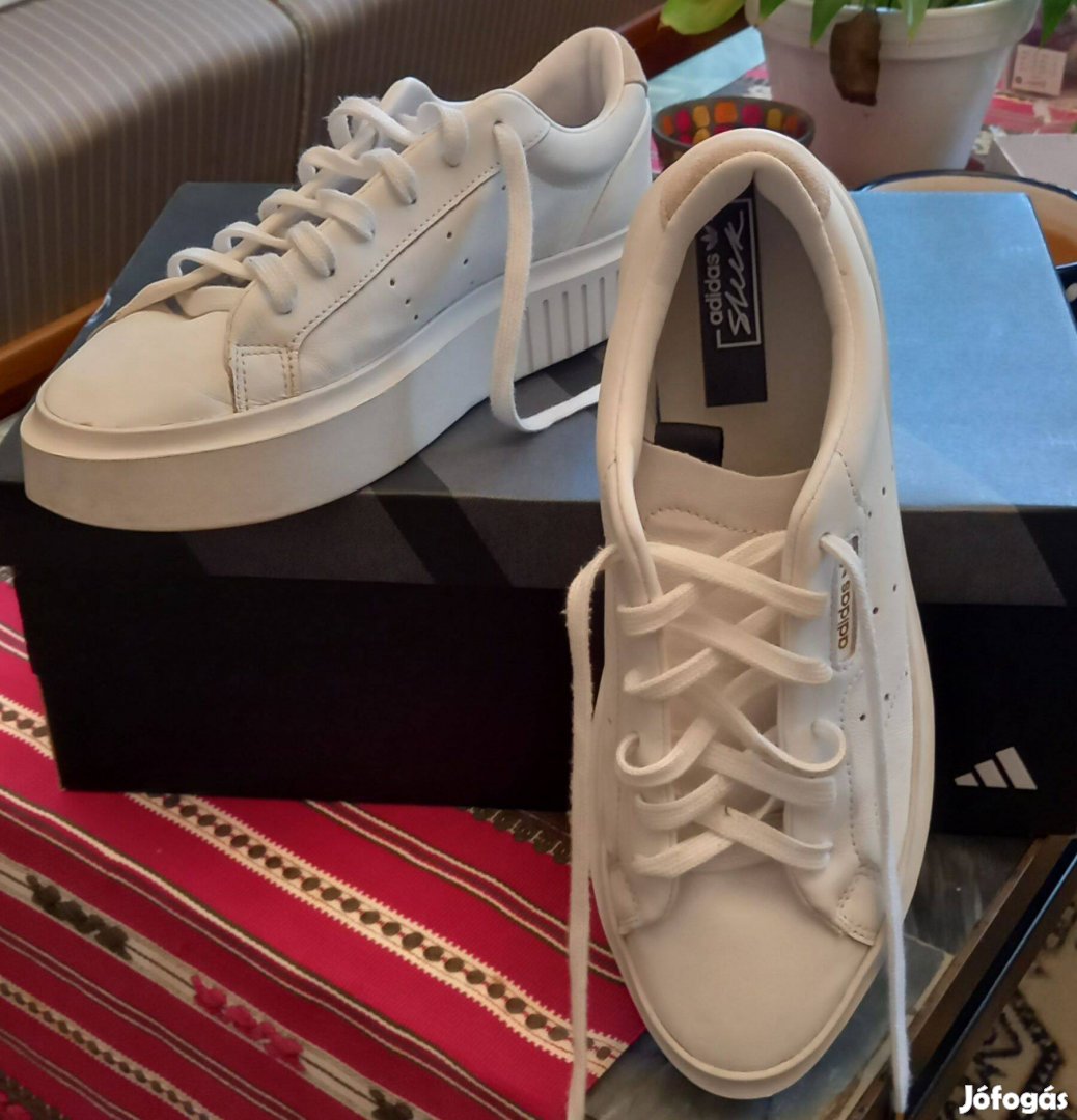Adidas bőr sportcipő