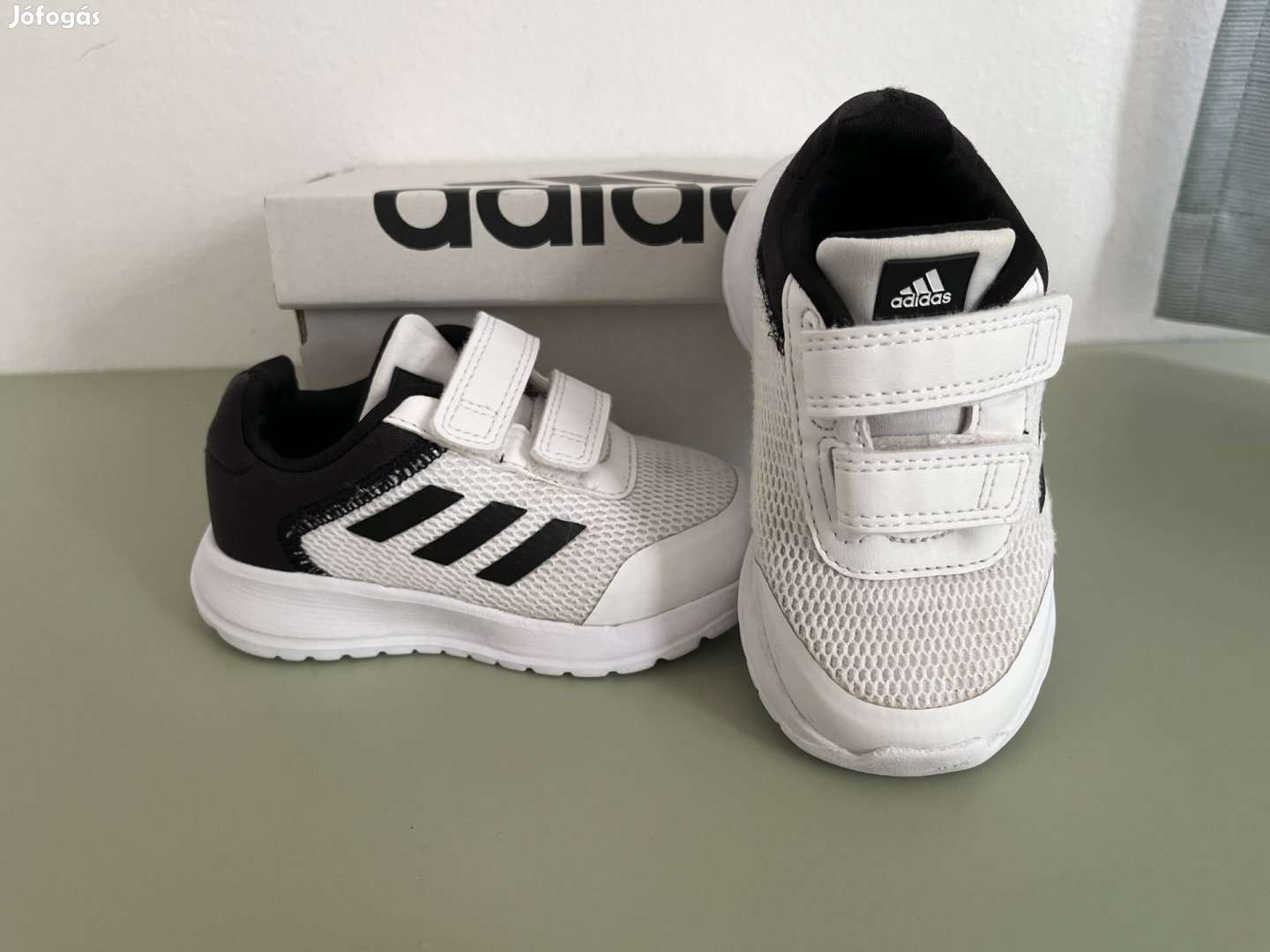 Adidas cipő 22