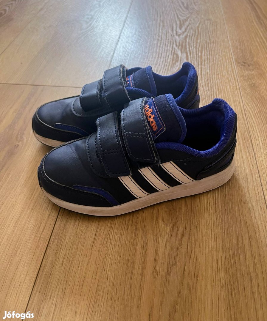 Adidas cipő 28