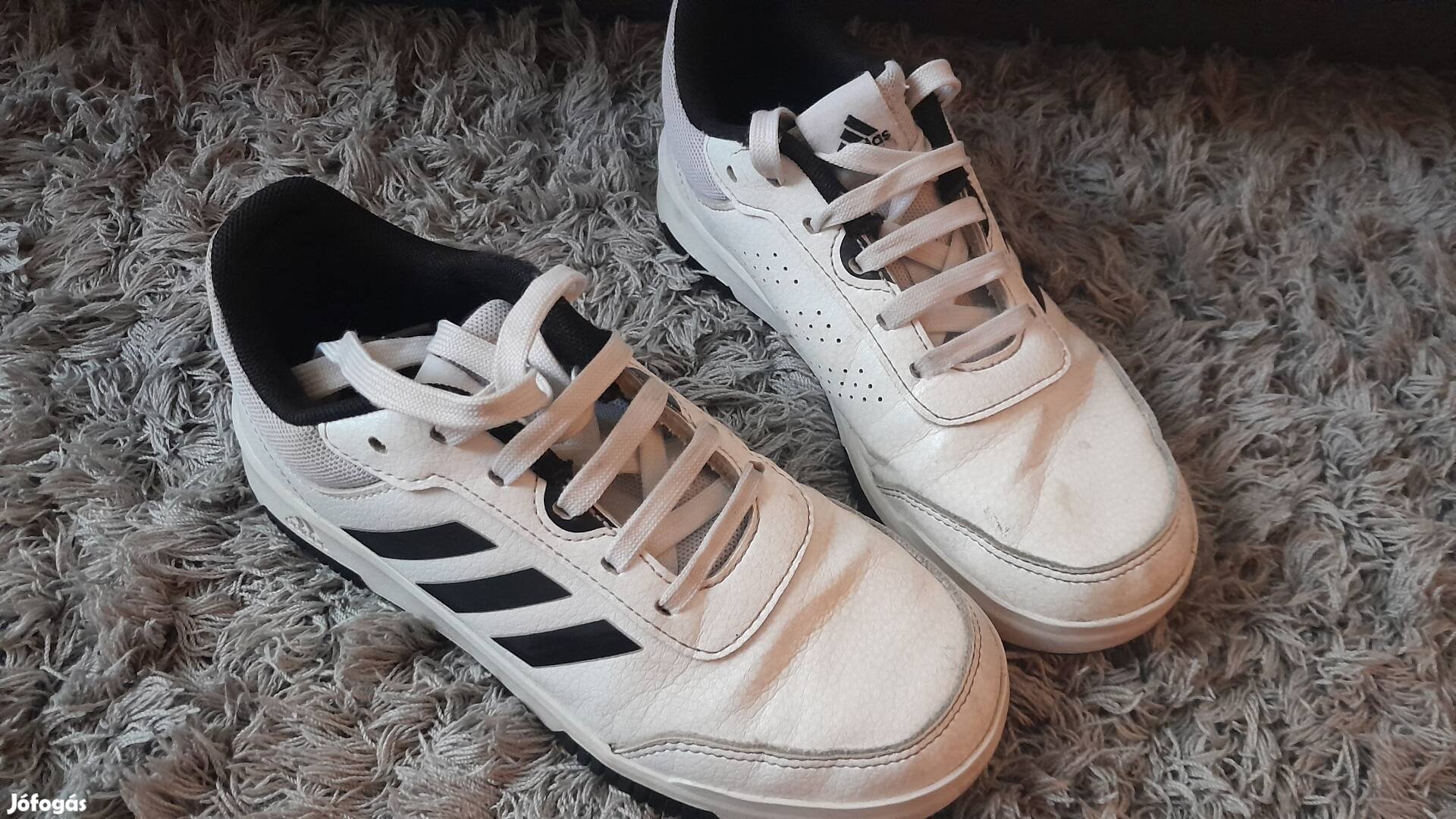 Adidas cipő 35