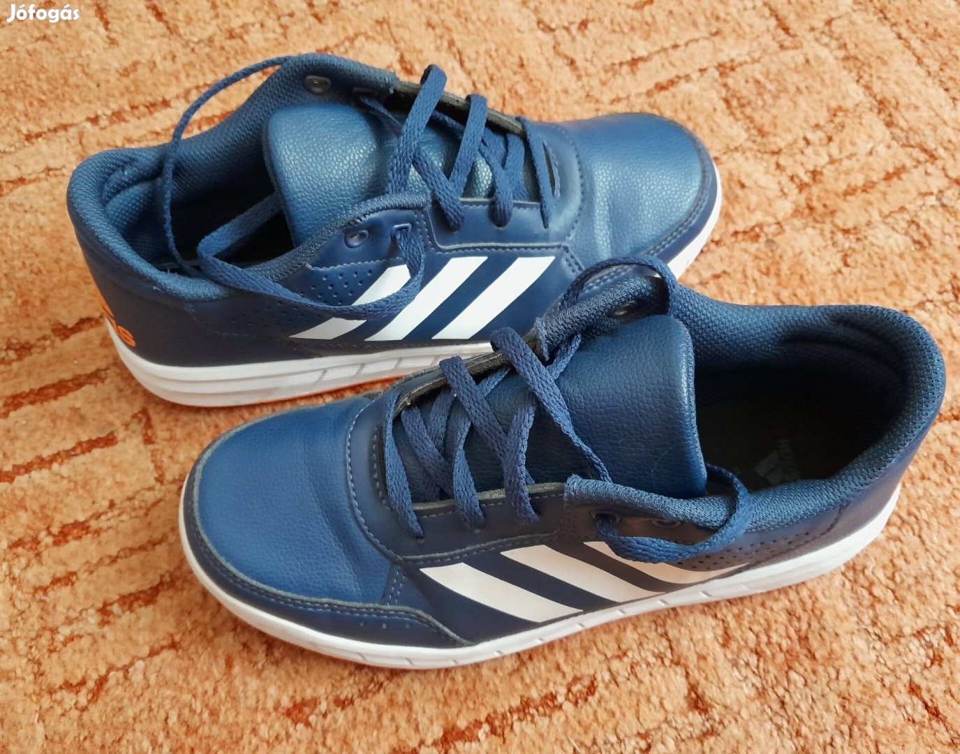 Adidas cipő 35.5-es