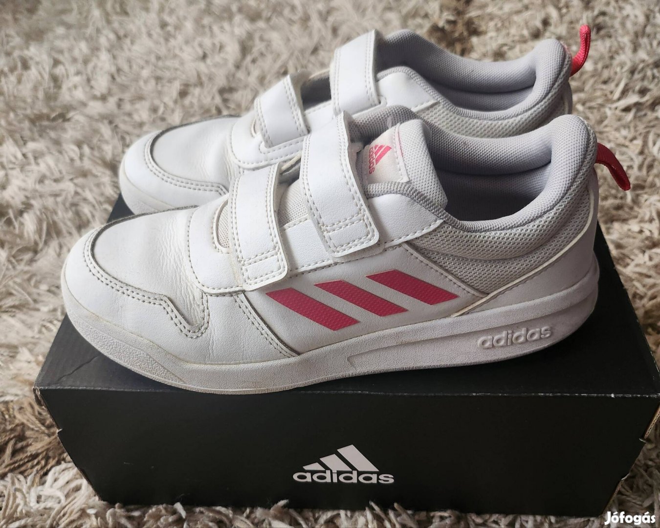 Adidas cipő 35-ös