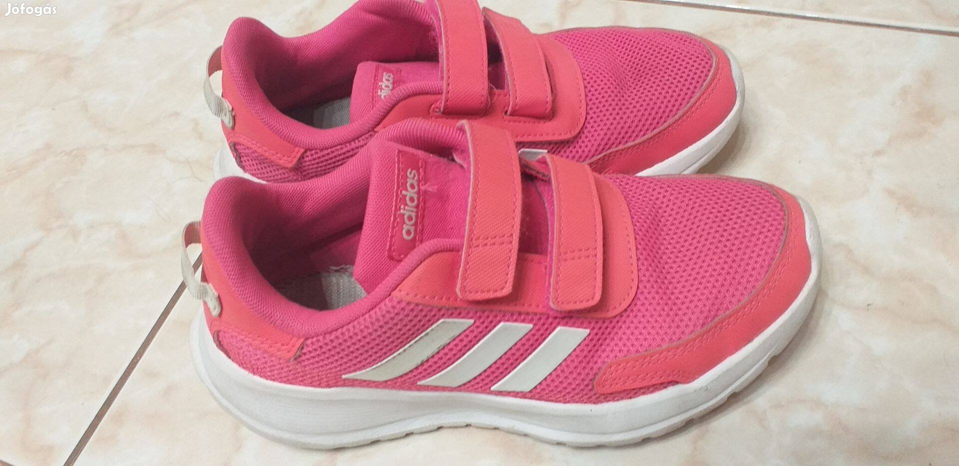 Adidas cipő(35-ös) újszerű állapotban olcsón eladó