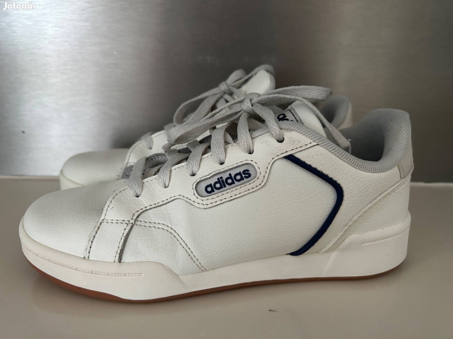 Adidas cipő 36