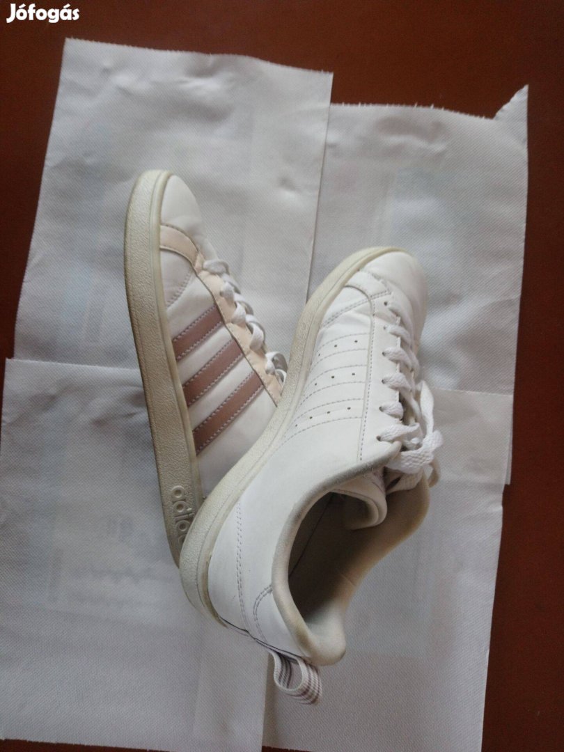 Adidas cipő 37 -es
