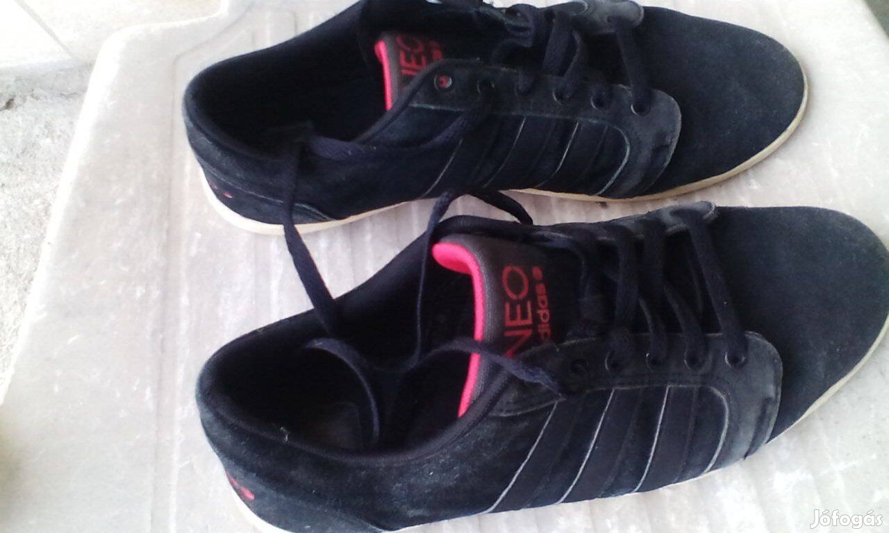 Adidas cipő 42,5 -es férfi