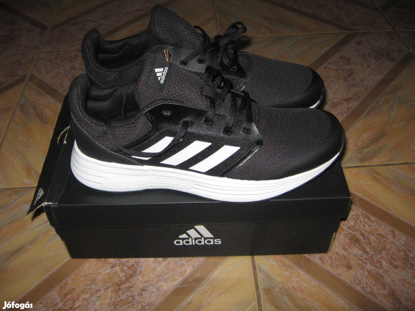 Adidas cipő 46-os, új