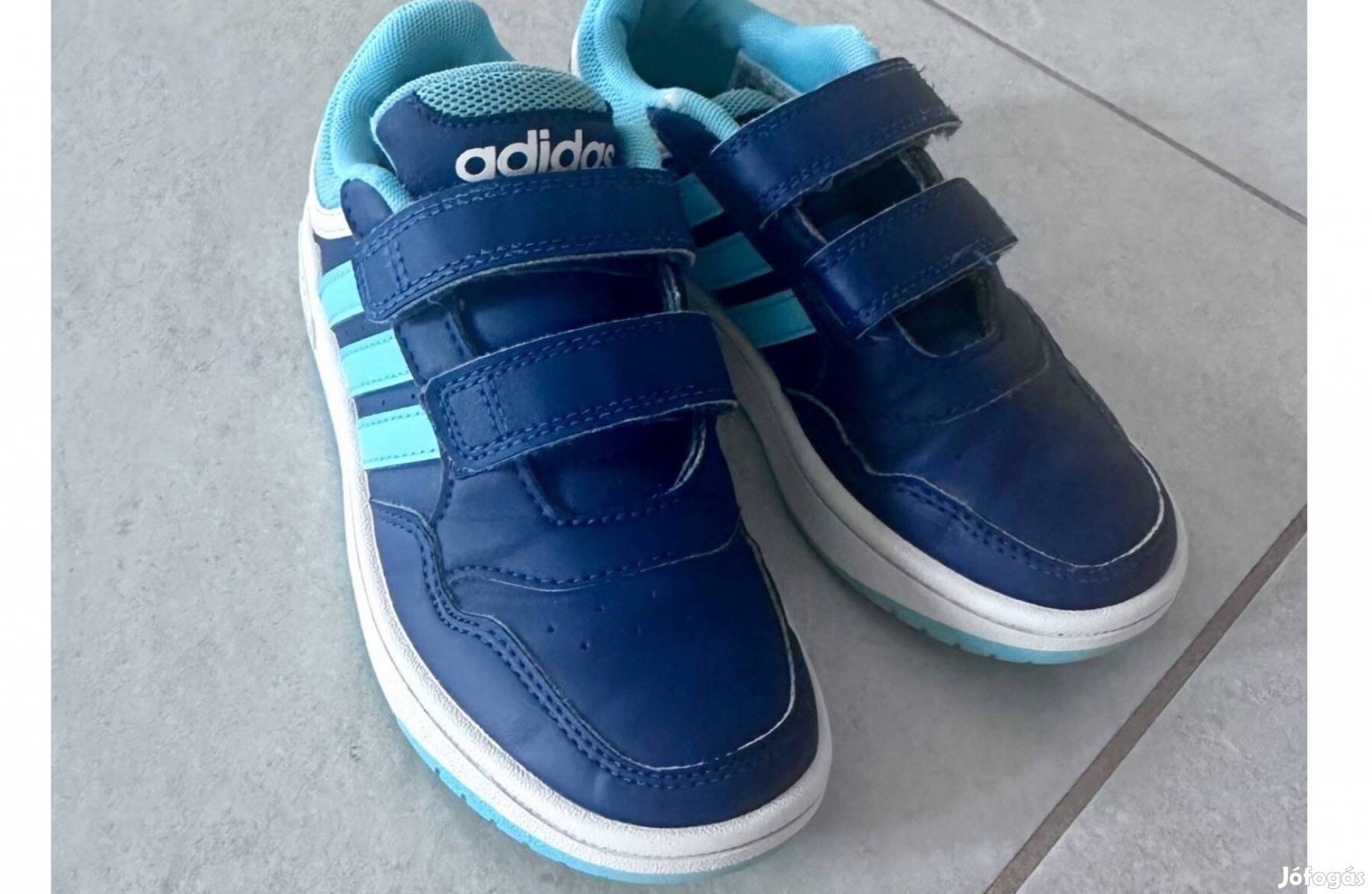 Adidas cipő (30as)