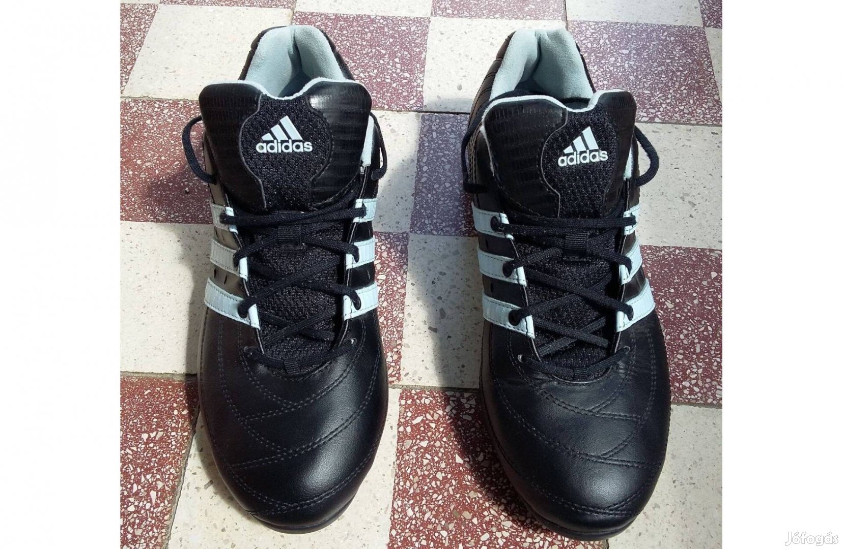 Adidas cipő!