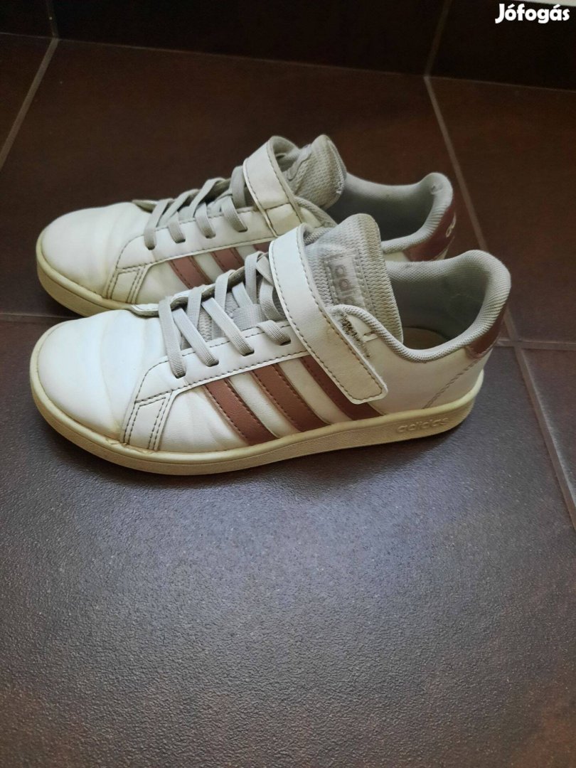 Adidas cipő, méret: 33