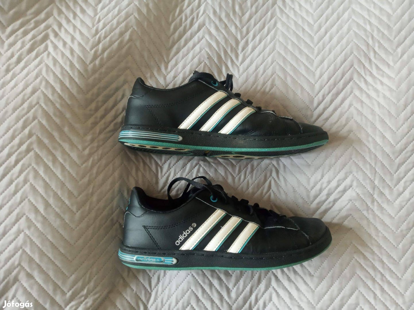 Adidas cipők 39-es méretben