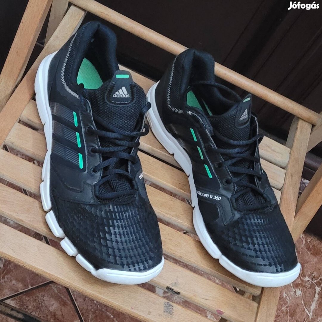 Adidas edzőcipő