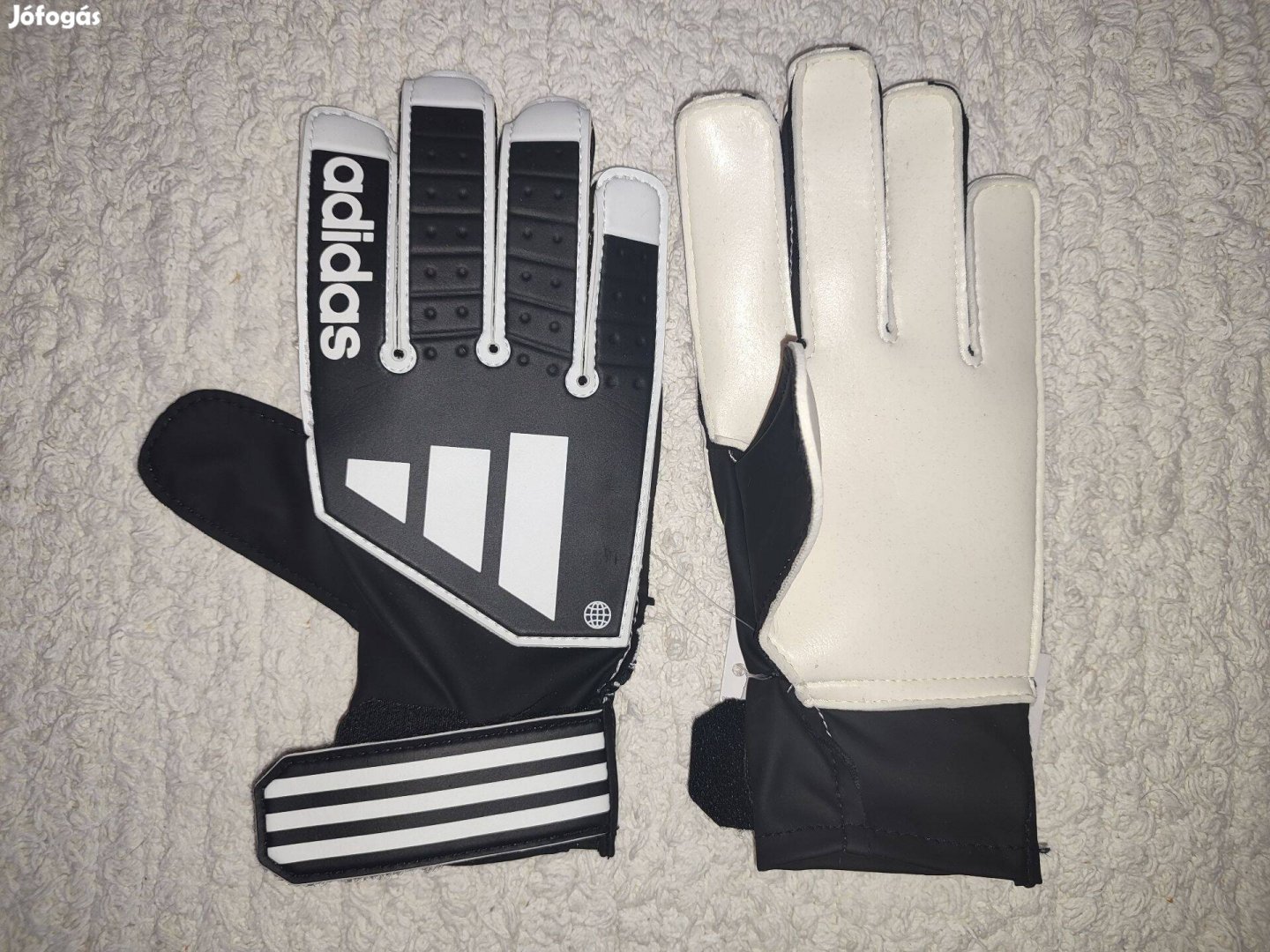 Adidas fekete fehér gyerek kapuskesztyű (7-es)