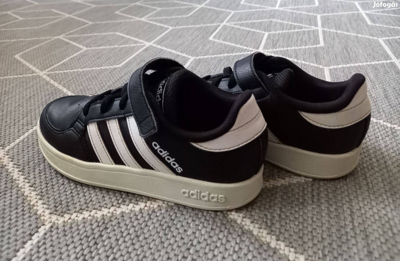 Adidas félcipő